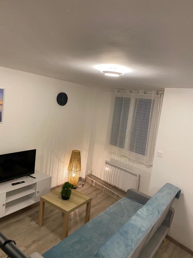 Studio Confortable Au Centre De Manosque Buitenkant foto